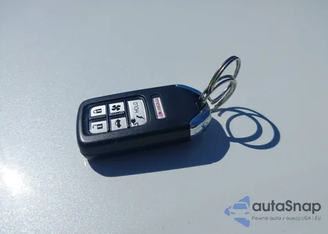 2018 Honda Clarity Plug-In Hybrid Touring from USA, damaged, VIN JHMZC5F31JC013125